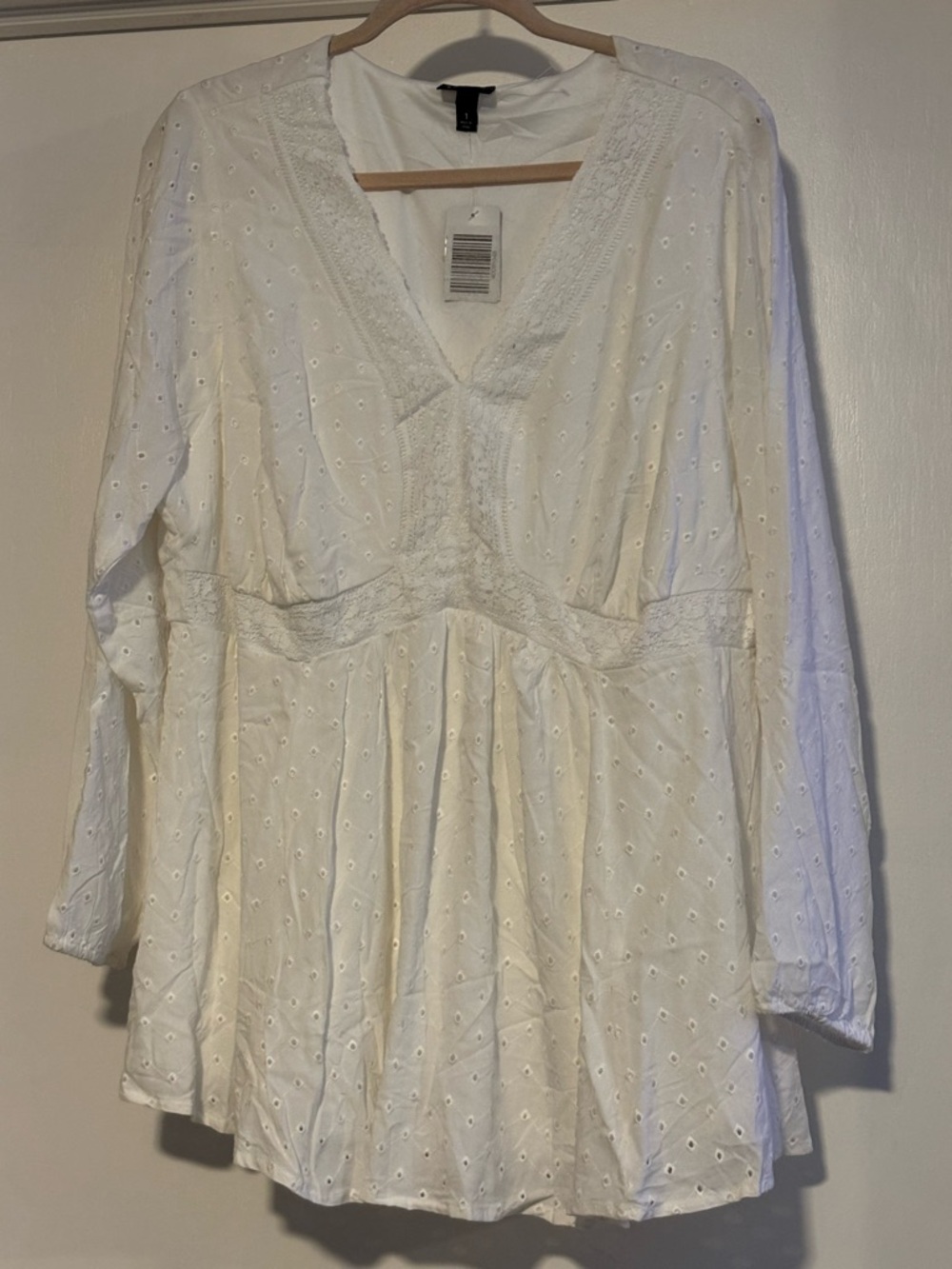torrid White Eyelet V-Neck Tunic Top